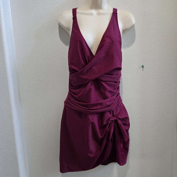 Blooming jelly fusha swim dress with tummy control, rouching and bow size large - Picture 2 of 5